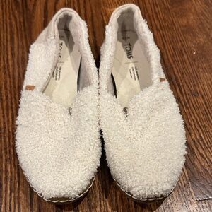 Tom’s Cozy Fleece-y Shoes Size 7.5